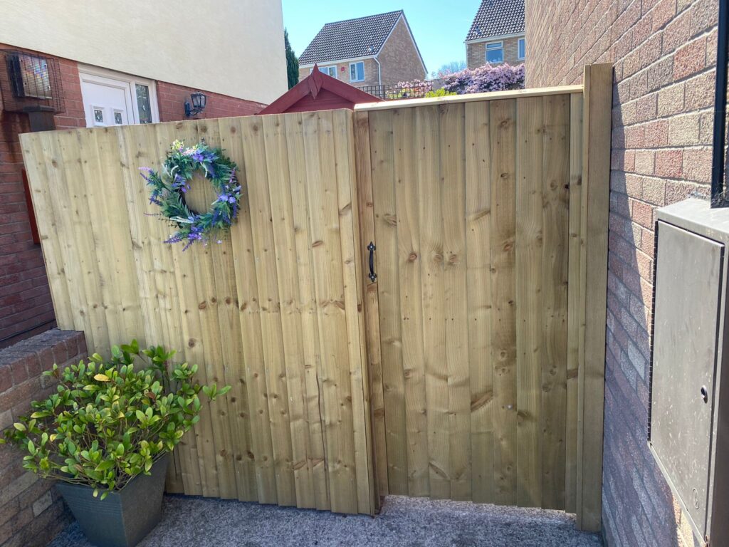 new garden fencing South Wales